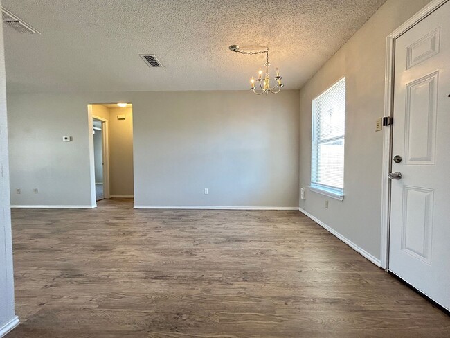 Foto del edificio - Three Bedroom House in Northwest Lubbock