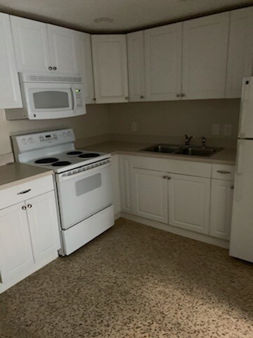 Building Photo - 275 Pineapple St