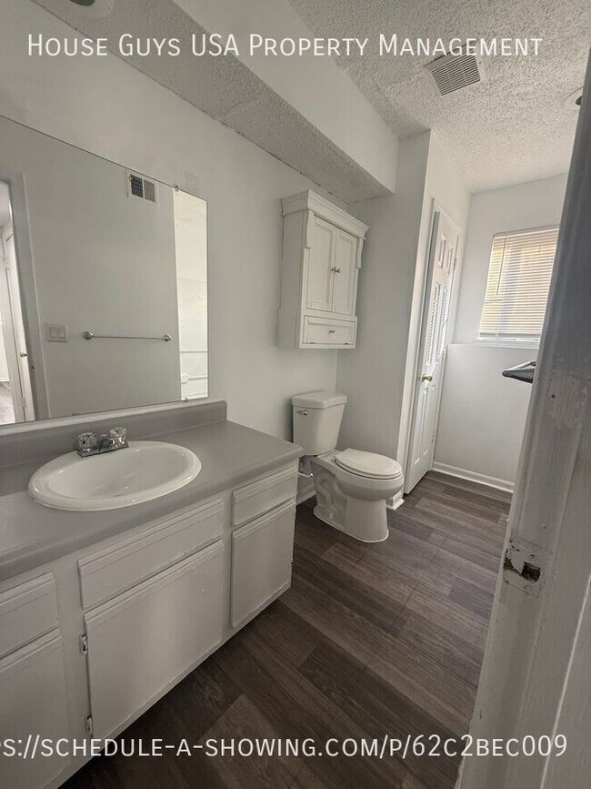 Foto del edificio - 9900 E 36th St S