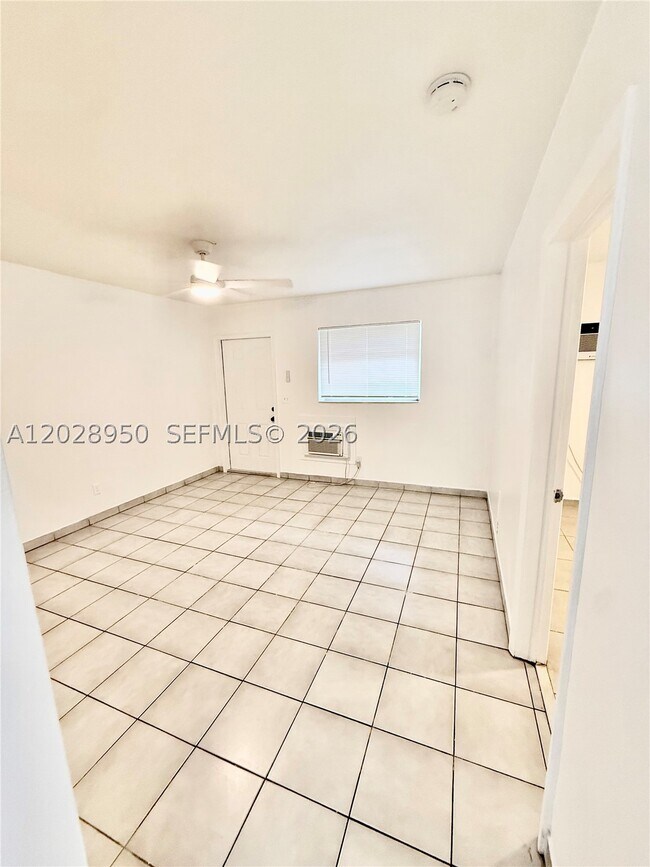 Building Photo - 717 SW 13th Ave