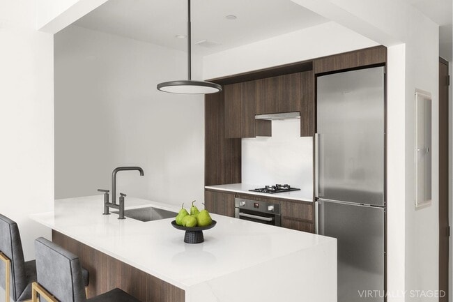 Building Photo - 111 Varick St