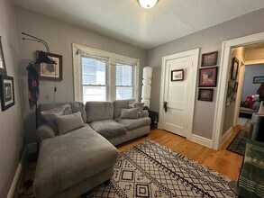 Building Photo - 205-207 S Henry St