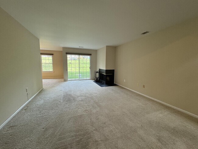 Foto del edificio - 25 Chestnut Ct