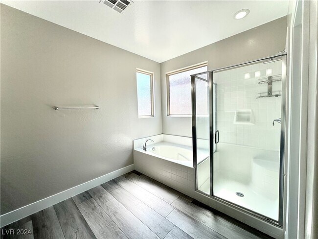 Building Photo - 499 Stonegate Meadow Ave