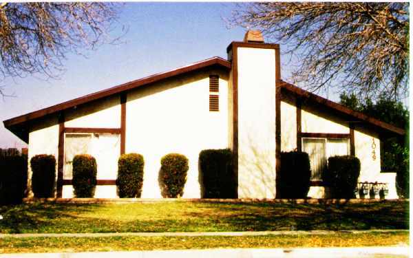 Building Photo - 1049 E Richland