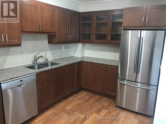Building Photo - 1580 Lancaster Dr