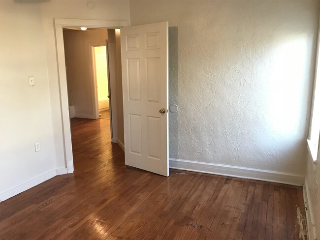 Foto del edificio - 1216 N Blackwelder Ave