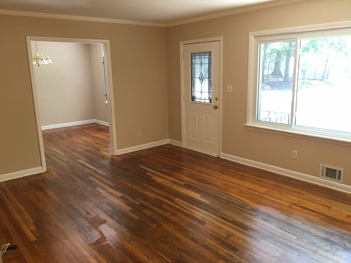 Primary Photo - 2185 Enon Rd