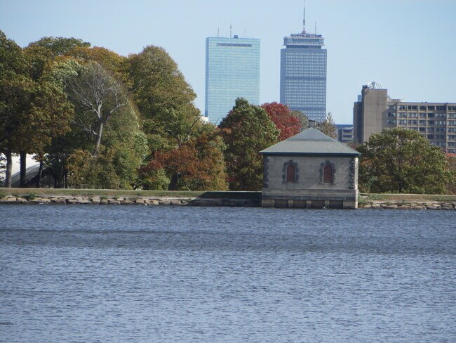 Foto del edificio - 1999 Commonwealth Ave