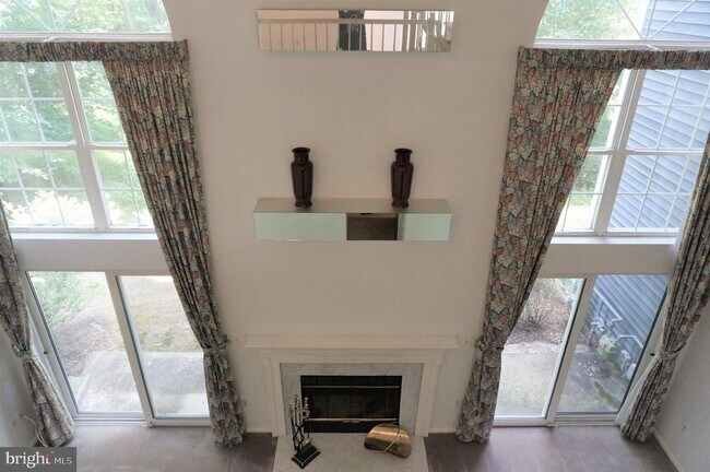 Building Photo - 10 Halstead Pl