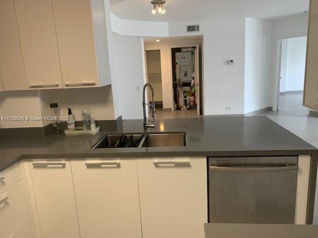 Building Photo - 701 Brickell Key Blvd