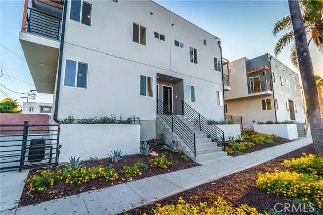 Building Photo - 1520 Pickford St