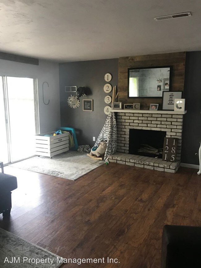 Foto del edificio - 3 br, 2 bath House - 713 R Street