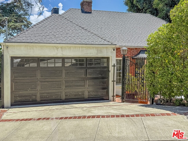 Building Photo - 6248 Scenic Ave