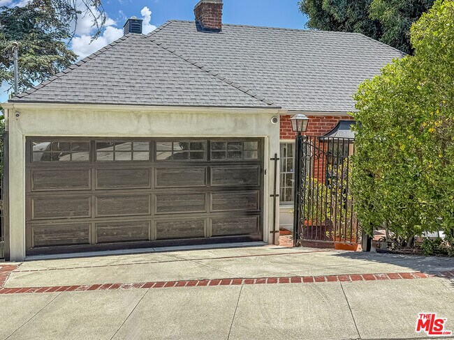 Foto del edificio - 6248 Scenic Ave