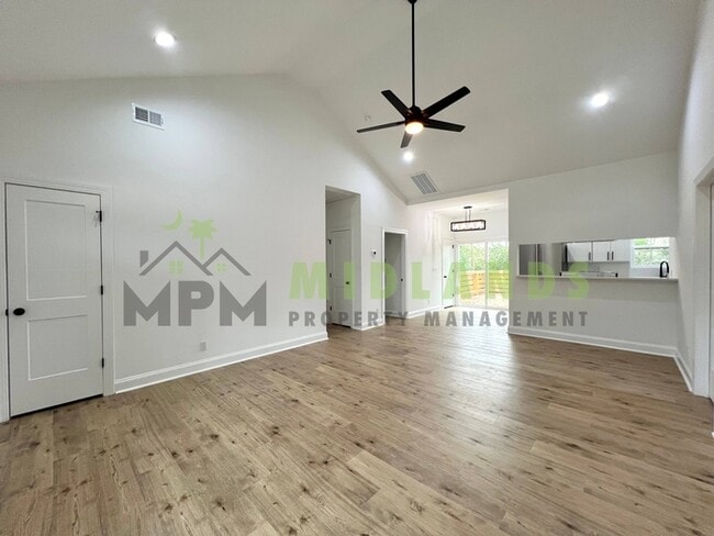 Building Photo - 1510 Noble Ave