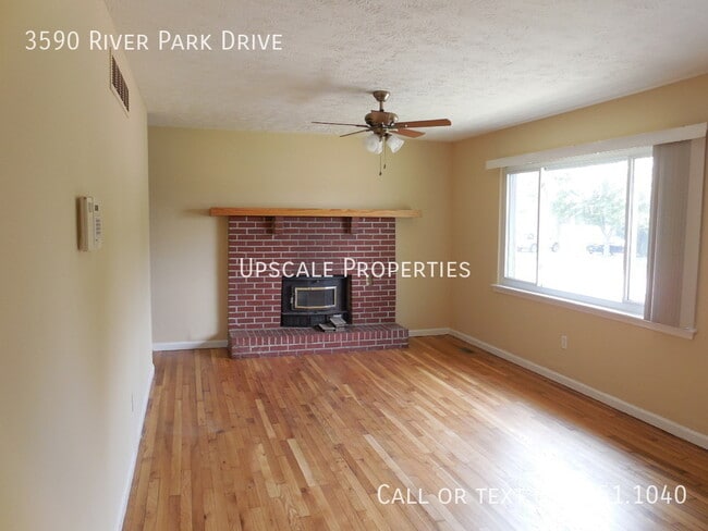 Foto del edificio - 3590 River Park Dr