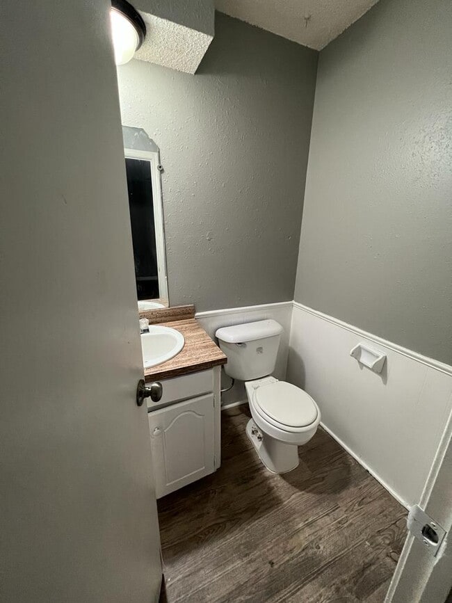 Photo - 220 W Shadywood Dr House