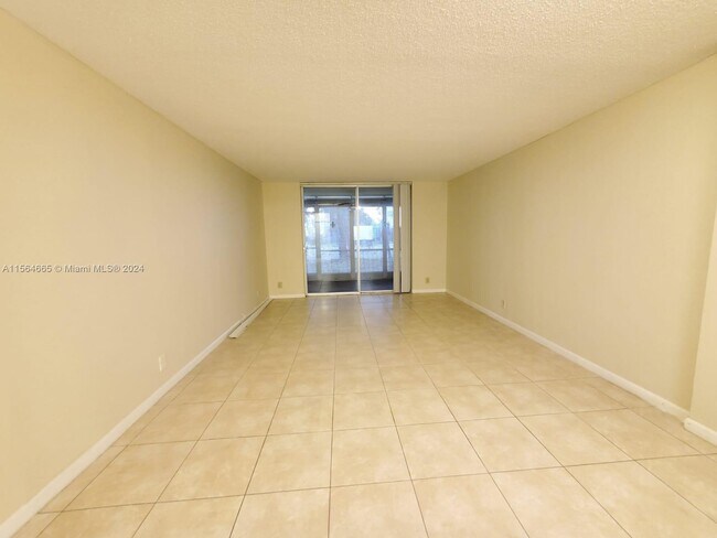 Foto del edificio - 300 NE 12th Ave