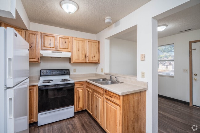 3BR, 2BA - 1,100SF - Kitchen - Timber Ridge Townhomes