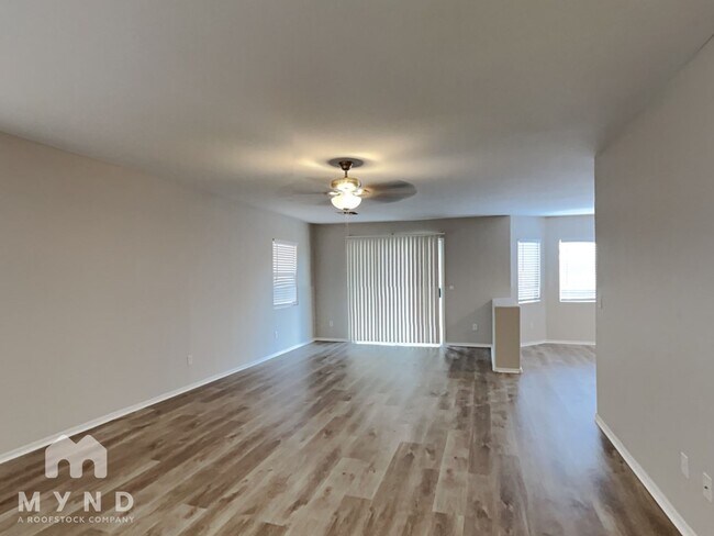 Building Photo - 12622 W Myer Ln