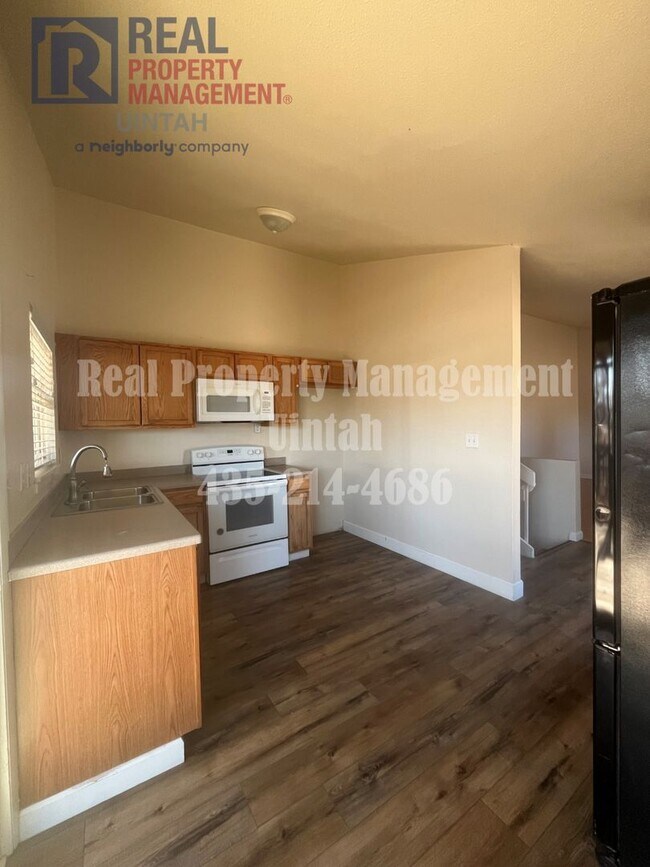 Foto del edificio - Cute 4 Bedroom 2-bathroom Home! MOVE IN SPECIAL!! $200 OFF YOUR FIRST MONTH'S RENT WHEN YOU SIGN ...