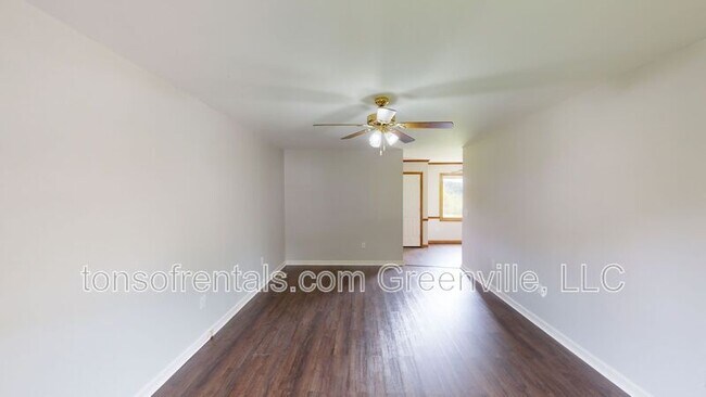 Building Photo - 121b Hipps Ave