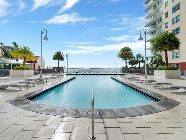 Foto del edificio - 1155 Brickell Bay Dr