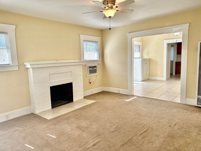 Building Photo - 3 br, 1 bath House - 1249 N Harrison Ave