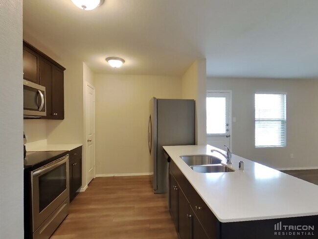 Foto del edificio - 6028 Parkview Hills Ln