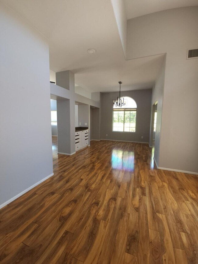 Building Photo - Gated Community at La Reserve Oro Valley_ ...