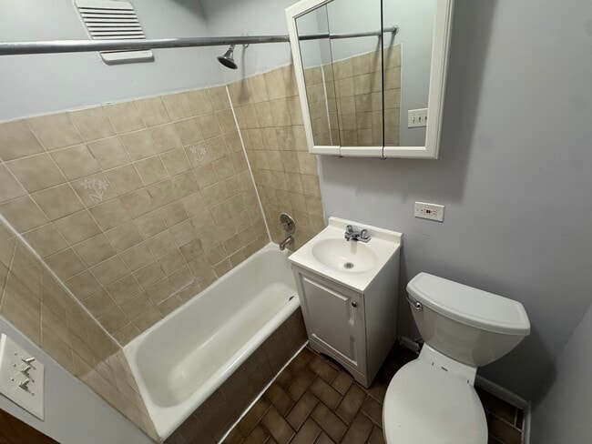 Building Photo - 4642 N Malden St