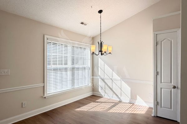 Foto del edificio - 5101 Brittonwood Ct