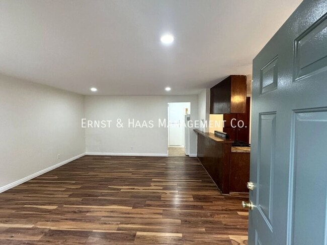 Foto del edificio - 1170 E South St