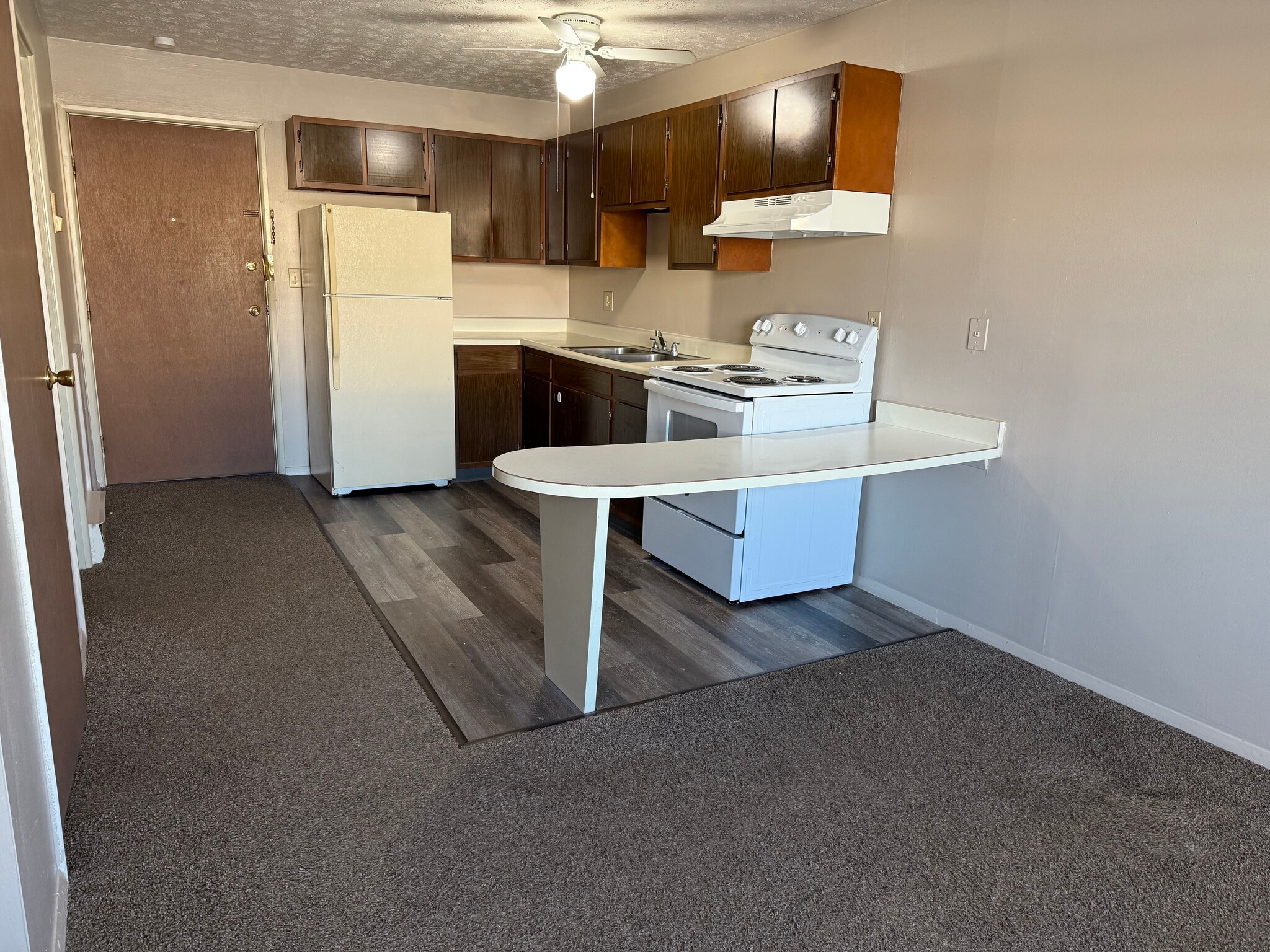 Hitchcock Apartments – photo 2