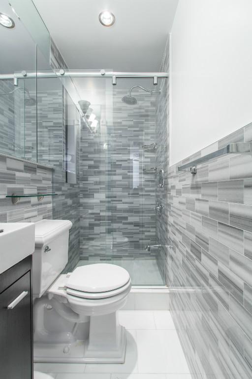 Foto del edificio - 309 E 8th St