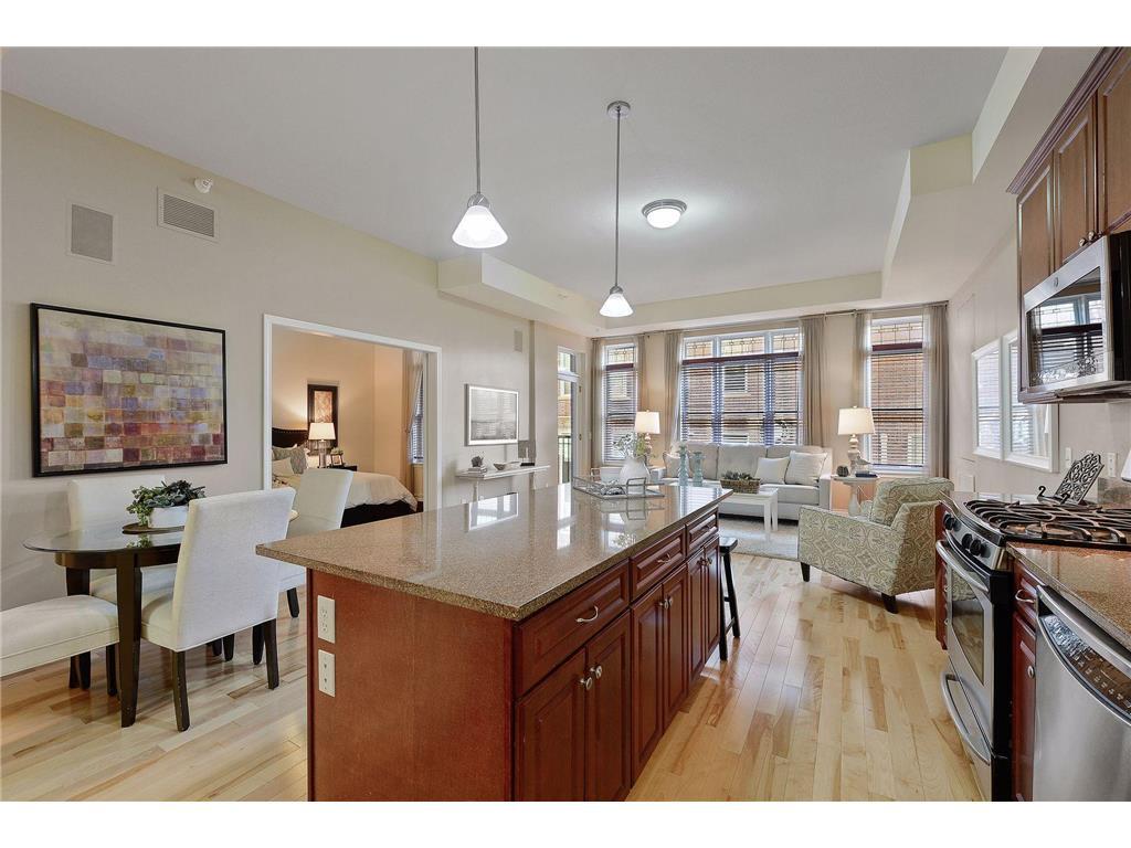 Primary Photo - 301 Clifton Ave