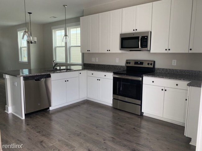 Building Photo - 2 br, 2.5 bath Townhome - 3948 Rhett Park Dr