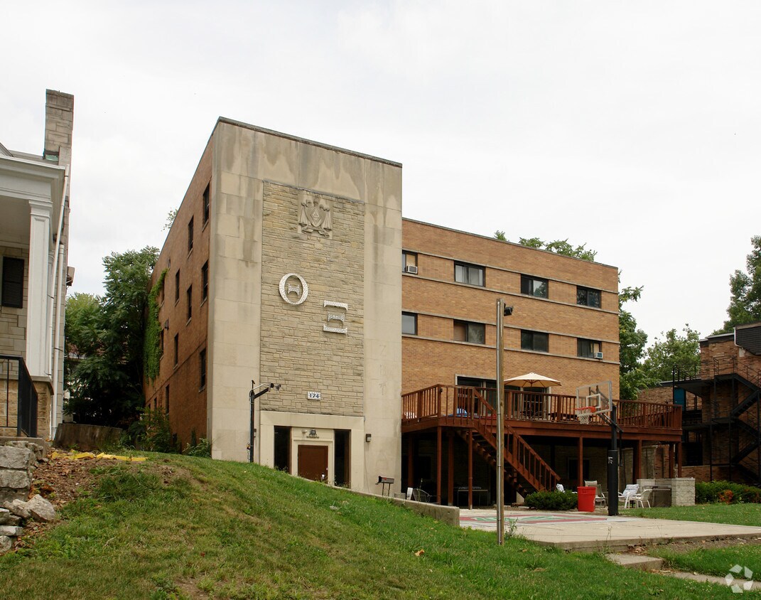Primary Photo - 174 E Woodruff Ave