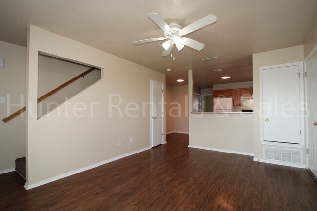 Foto del edificio - Spacious Three-Bedroom!