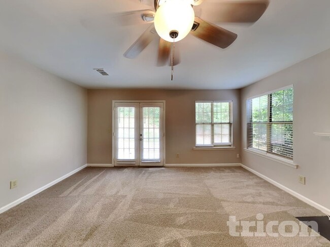 Building Photo - 2055 Towne Manor Dr NW