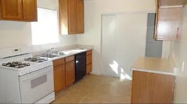 Foto del edificio - 6285 Gunderson Blvd