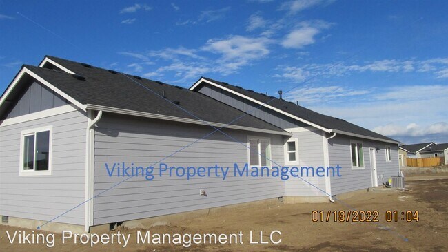Building Photo - 3 br, 2 bath House - 910 NE Discovery Loop