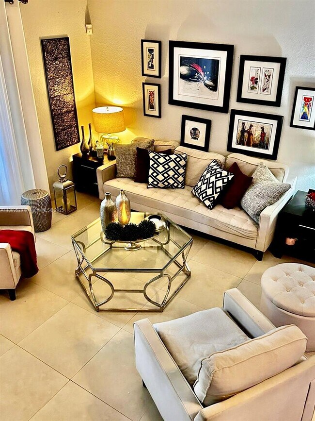 Foto del edificio - 4142 Forest Dr