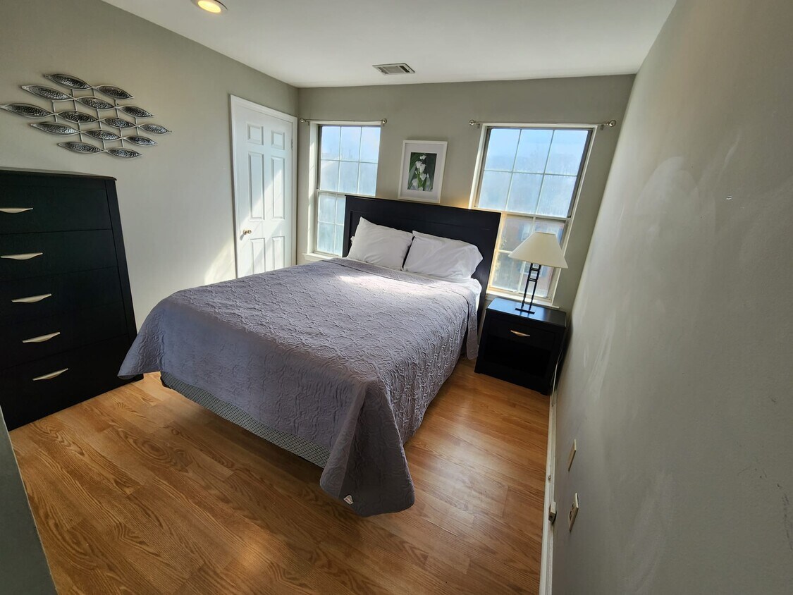 35 Rutgers Dr, Newark, NJ 07103 Townhome Rentals in Newark NJ