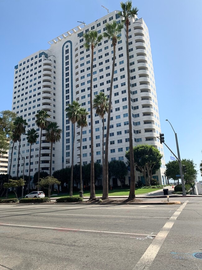 Building Photo - 525 E Seaside Way