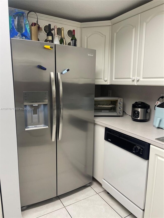 Foto del edificio - 17405 NW 75th Pl