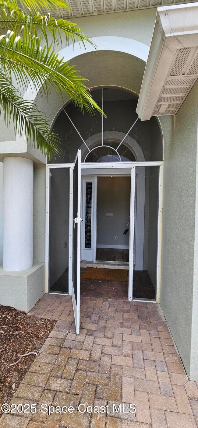 Foto del edificio - 5010 Somerville Dr