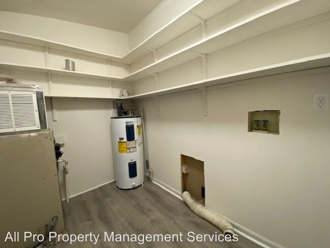 Building Photo - 2 br, 2 bath House - 1310 South Circle Drive