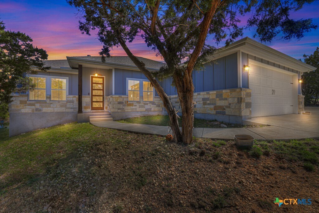Foto principal - 315 Hilltop Ridge